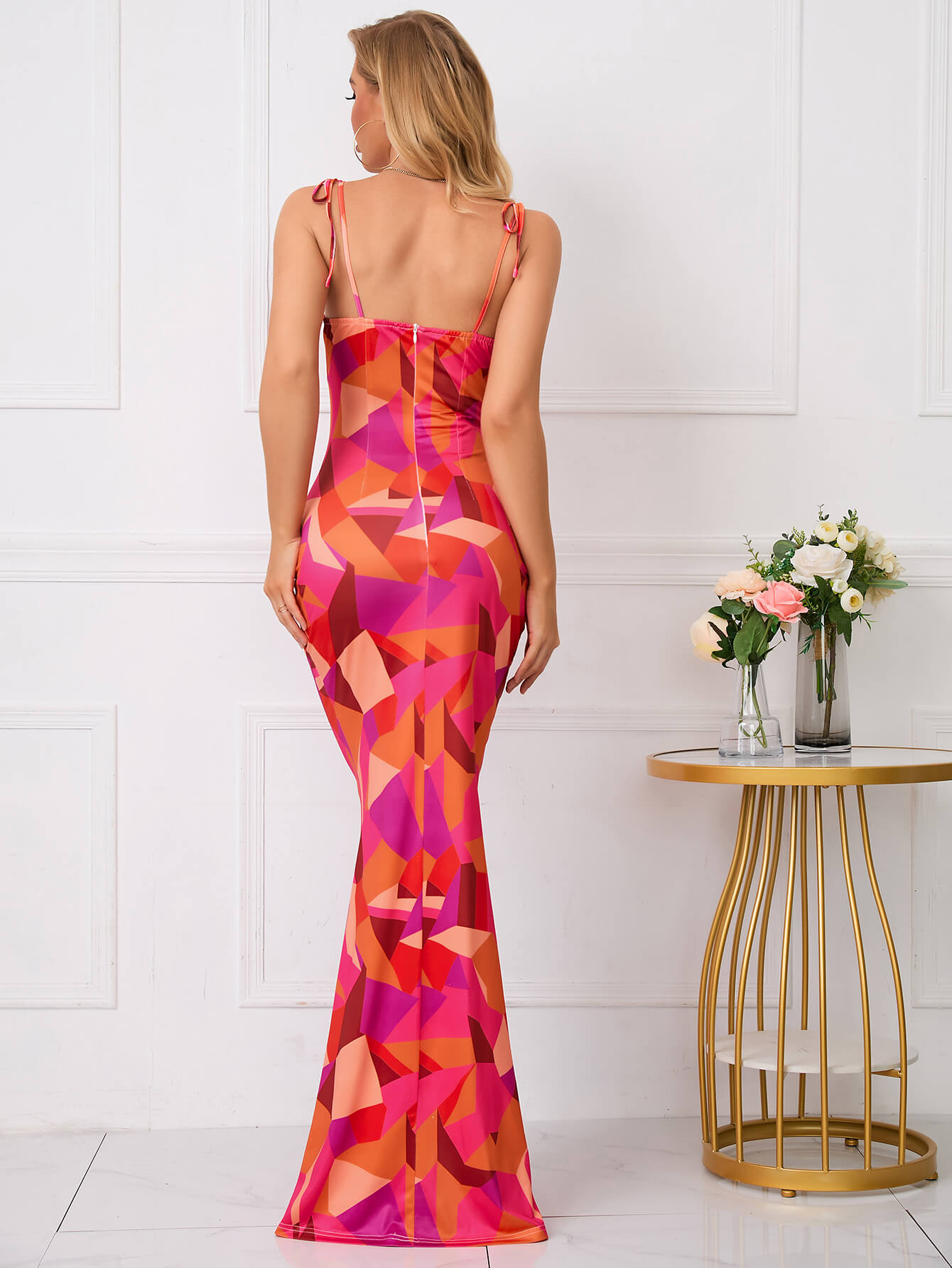 Charmante bloemenprint feestjurk met elegante strik-schouderband en fishtail zoom