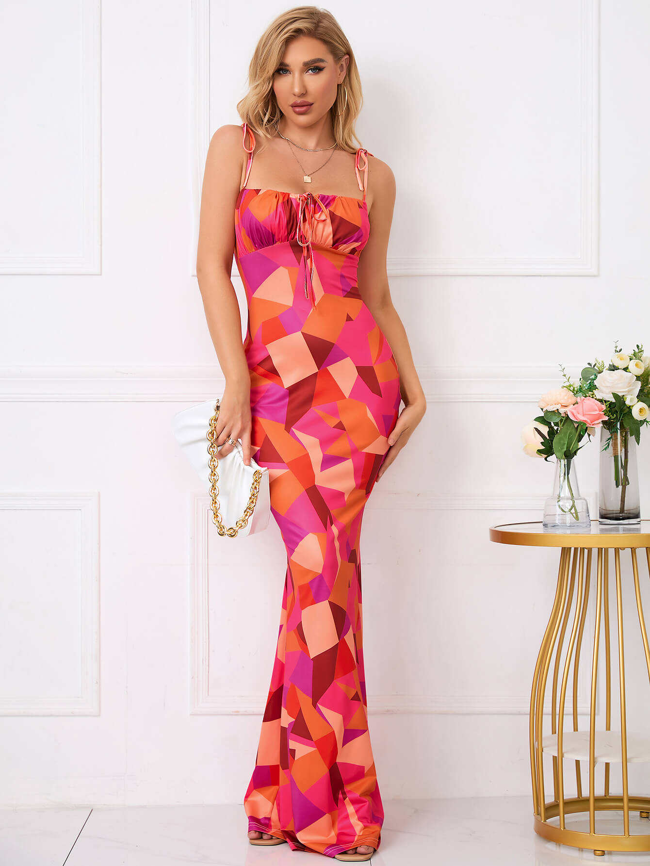 Charmante bloemenprint feestjurk met elegante strik-schouderband en fishtail zoom